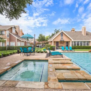 pool and hottub area